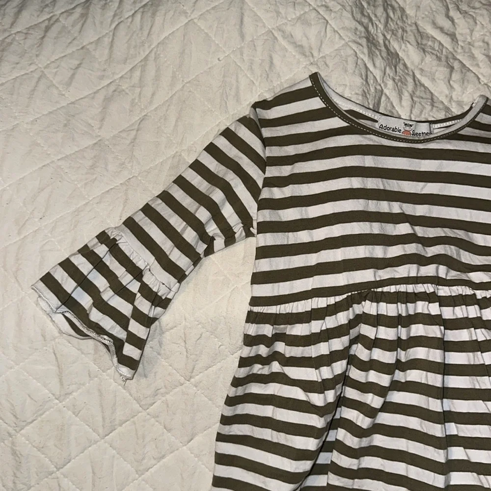 ADORABLE SWEETNESS Girls Size 5 Olive Green Stripe Tunic Shirt - Picture 3 of 7